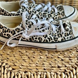 Kids Converse size 1